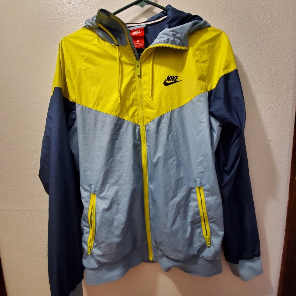 Nike small windbreaker